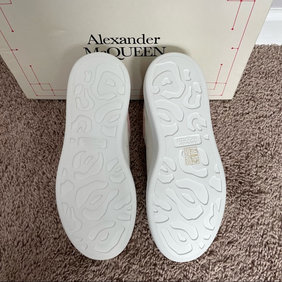 Alexander McQueen Women's Suede Oversized Sneakers White Lilac size 8 - Picture 5 of 5